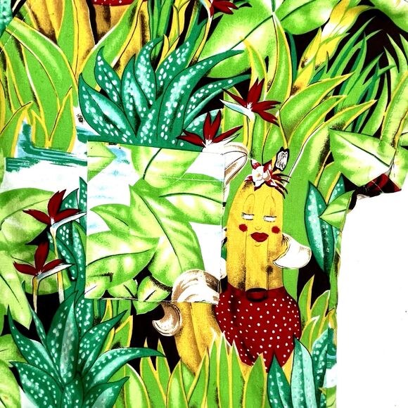 Dr Beach Medical Scrub Shirt Womens SZ M Tropical Green Whimsical Work wear - Picture 7 of 7